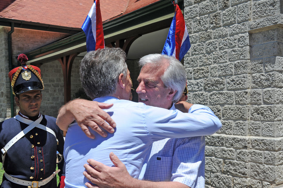 Postergan encuentro Vázquez Macri para lanzar la postulación al Mundial 2030