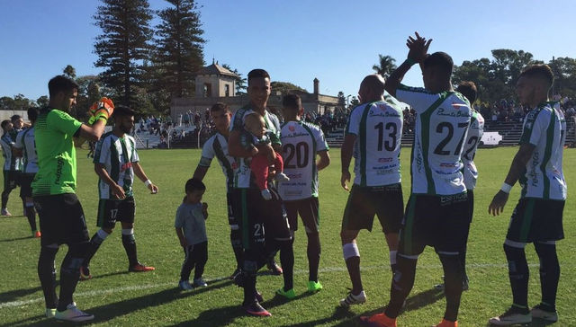 Chau invicto