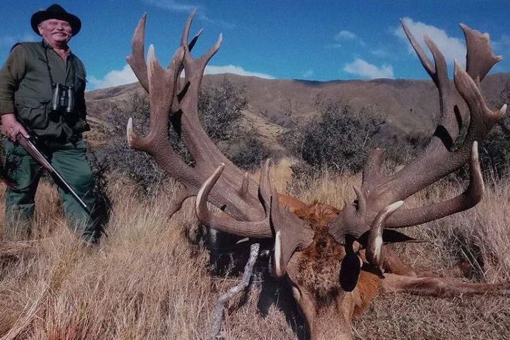 Cazador muere por disparo mientras intentaba abatir a león