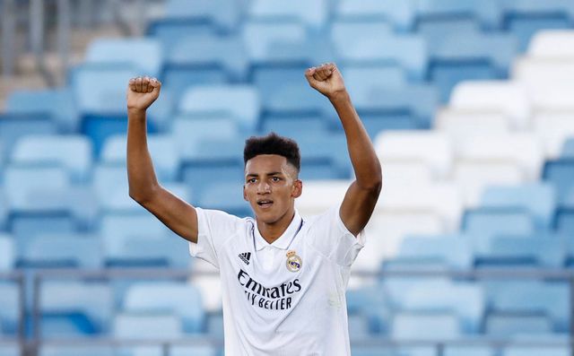 Lvaro Rodr Guez Anot En La Victoria Del Real Madrid Castilla Bajo La