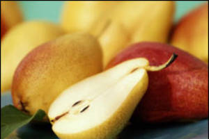 Peras rojas con merengue