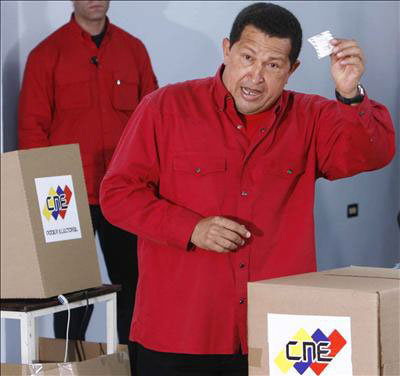 “Él sigue en nosotros”: seguidores de Chávez honran su memoria a 10 años de su muerte