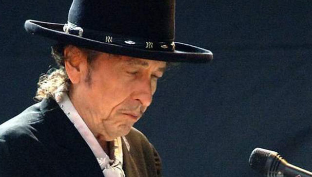 Entre tanta mala volvió él