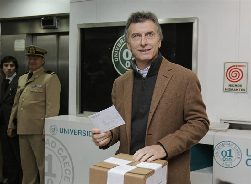 Porteños votan en las elecciones primarias