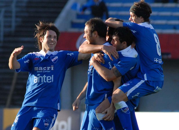 Uruguayischer Fußballverein: CA Peñarol, Montevideo Wanderers FC, CS  Miramar Misiones, CA River Plate, Nacional Montevideo, Rampla Juniors FC