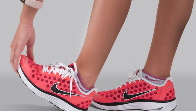 Renuncia directiva de Nike tras conocerse las reventas de zapatillas de su hijo
