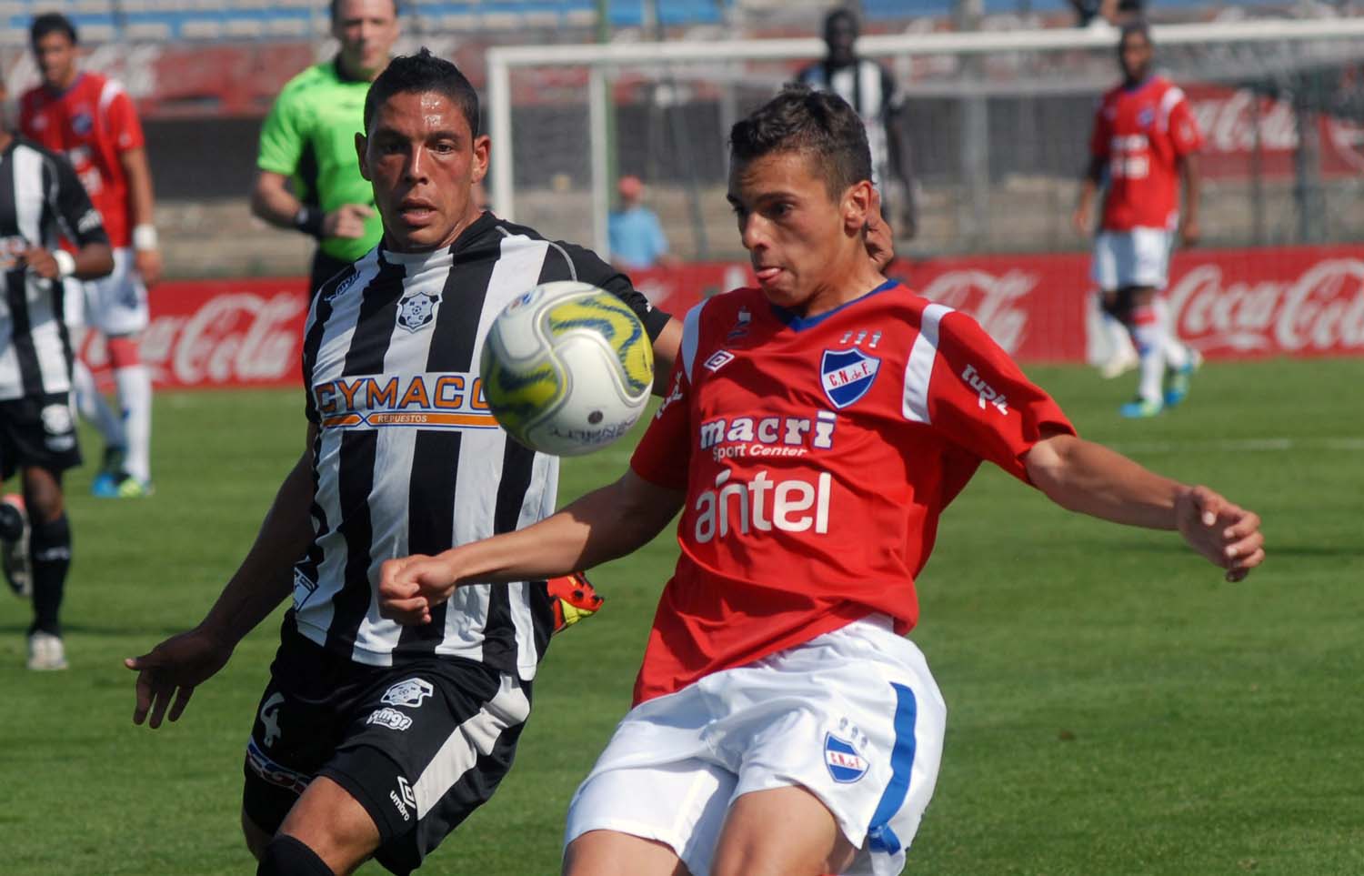 Goleó Nacional, Wanderers perdió el invicto y en Uruguay hay tres punteros  - Diario Hoy En la noticia