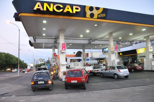 Gobierno mantendrá los precios de los combustibles en diciembre, informó Paganini