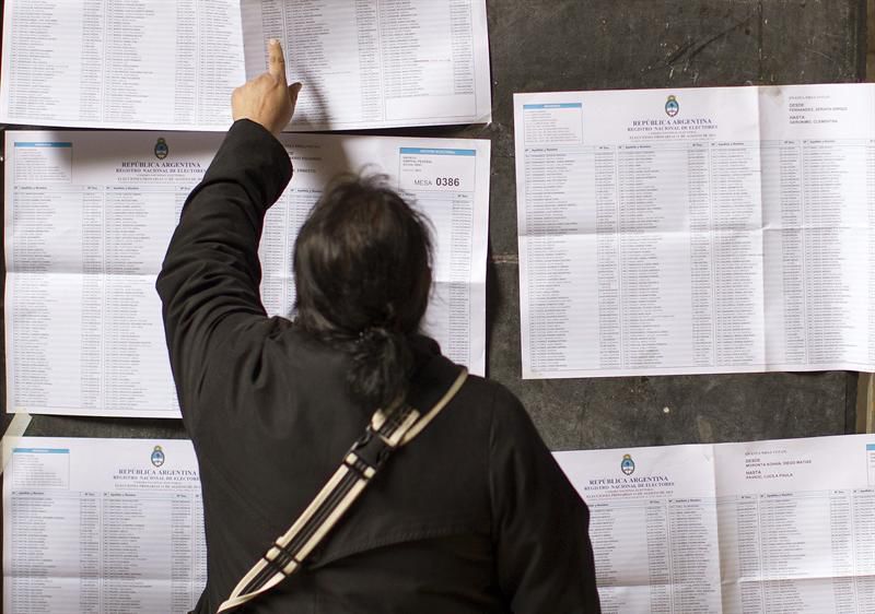 Precandidato oficialista nombra como compañero de fórmula a un hombre clave de Cristina
