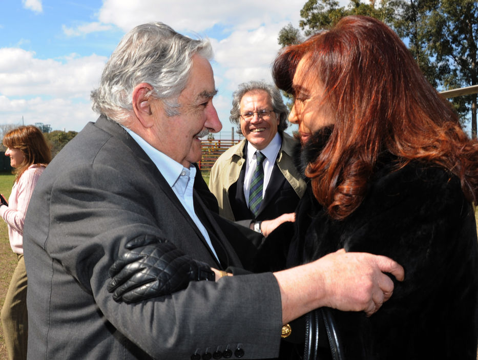 Mujica: a los gobiernos “no peronistas” les “cuesta mucho” terminar sus mandatos