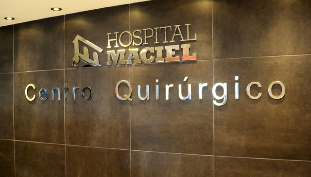 Alguien que me alcance el bisturí