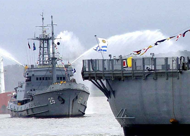 El buque ROU 26 “Vanguardia” zarpó desde el Puerto de Montevideo hacia la Antártida