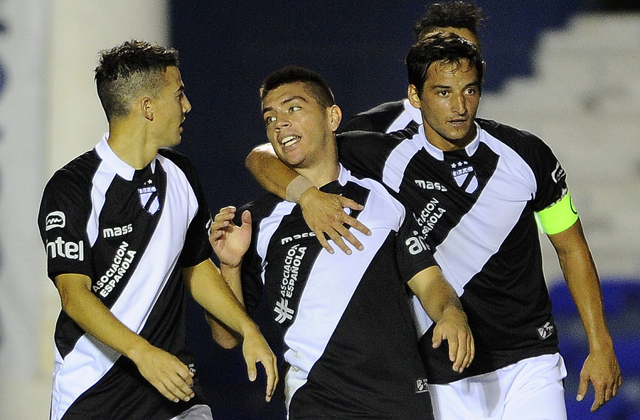 X \ Uruguay Football ENG على X: 2004 - Danubio Uruguayan league champions  for the 2nd time • Final: 1-0 v. Nacional 🥇 • Clausura: 🥇 • Sudamericana:  Preliminary 🔻🇺🇾 League Winners🔻