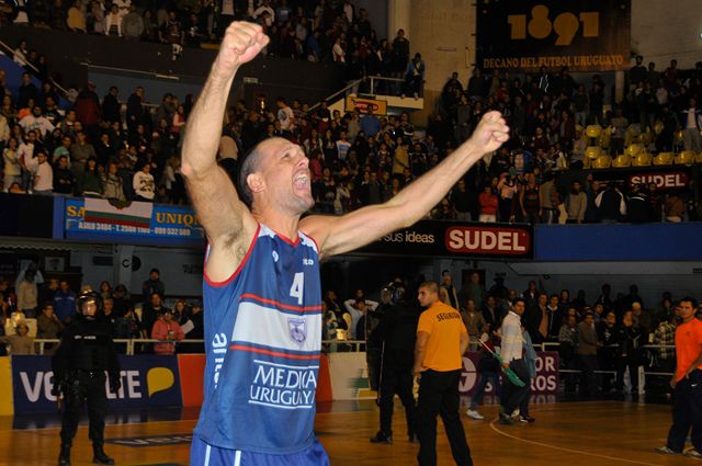 Del otro lado de la línea