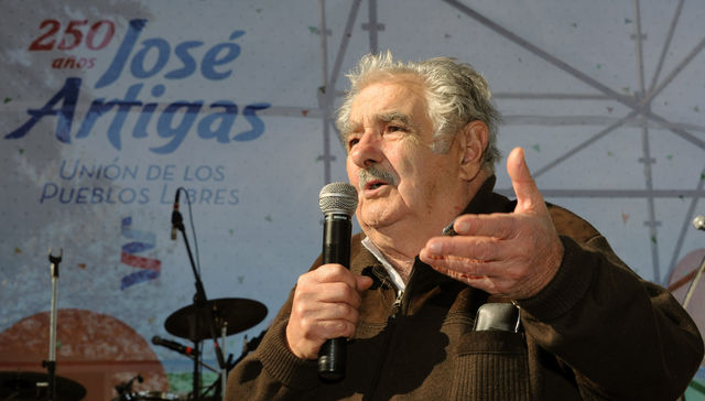 Oíd el ruido de rotas cadenas