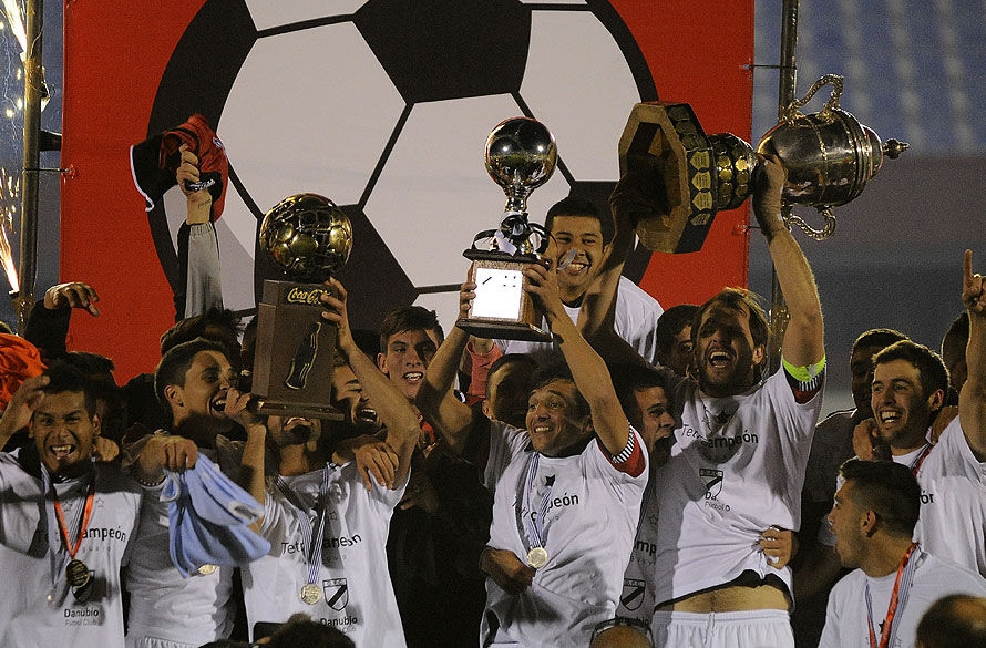 Torneo Clausura 2014 - Danubio FC vs Racing Club Montevideo-Uruguay 19 de  Abril del 2014 en