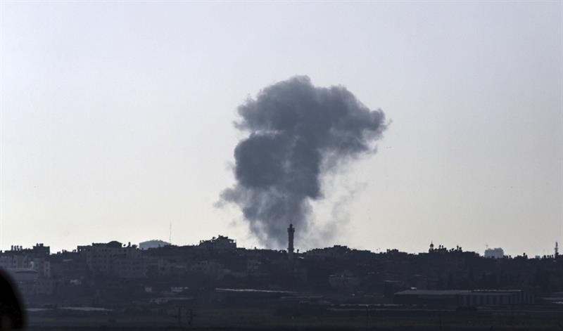 Israel y Hamas continúan sus ataques pese a propuesta de mediación de Washington