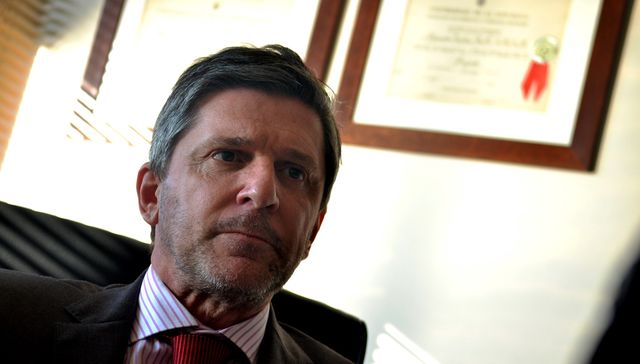 Dirigente por fuera, barra de corazón