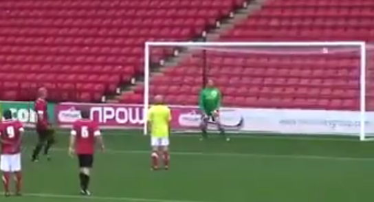 Los cobra y los hace