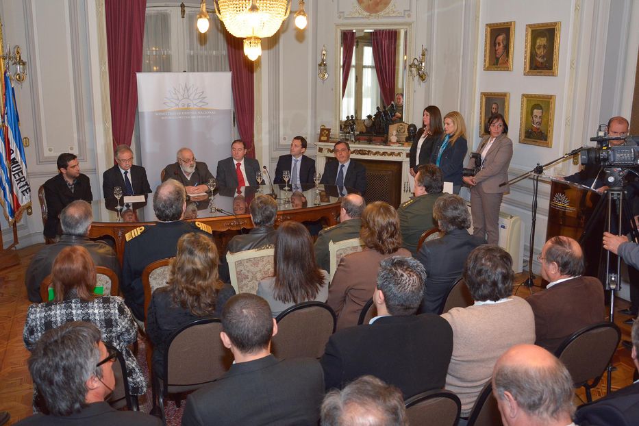 Puerta del Sur S.A. y el Ministerio de Defensa firmaron la ampliación de la concesión otorgada a la empresa
