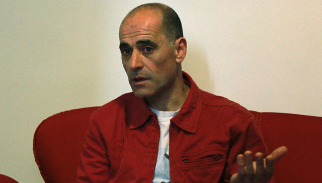 Uno busca lleno de esperanzas