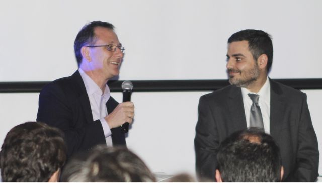 Se buscan estadistas