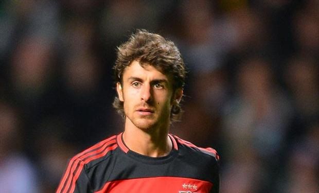 La banda en el pecho