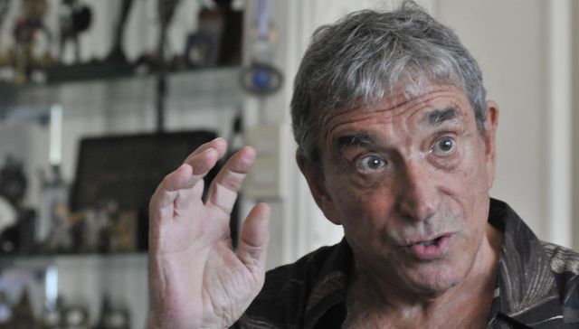 El hombre con nombre de estudio de TV