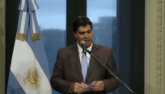Clarín rompe
