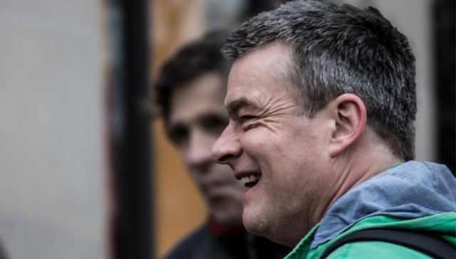 Extraños en una tierra extraña