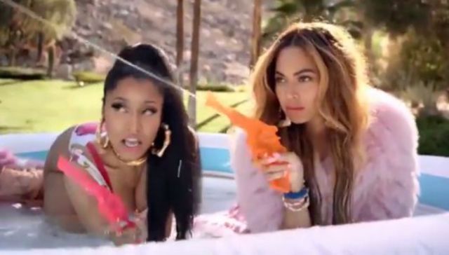 Dos mundos colisionan