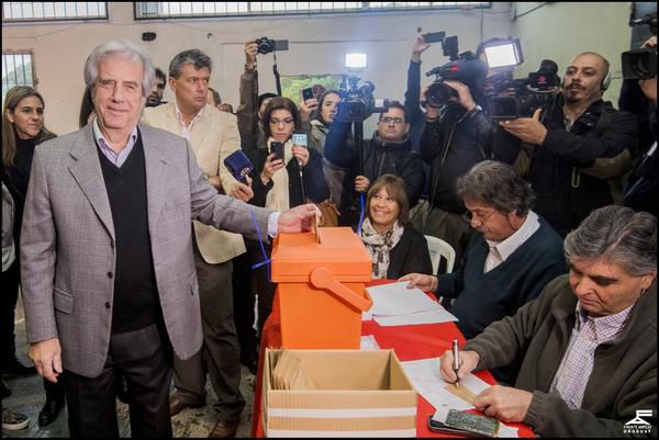 Tabaré Vázquez votó a primera hora