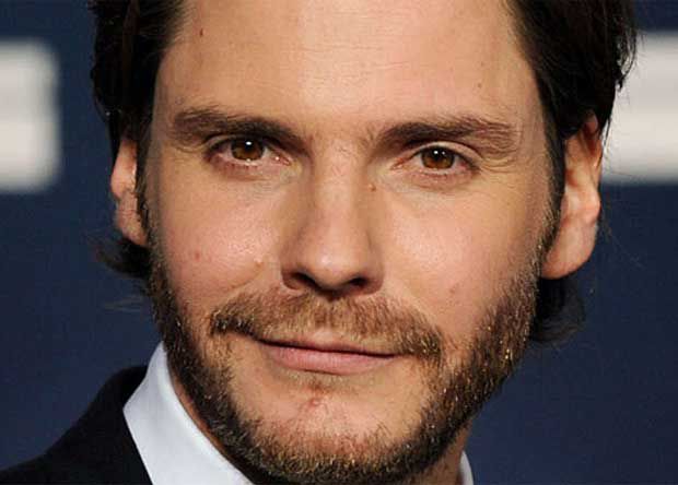 Daniel Brühl y la paranoia de actuar en una película de superhéroes