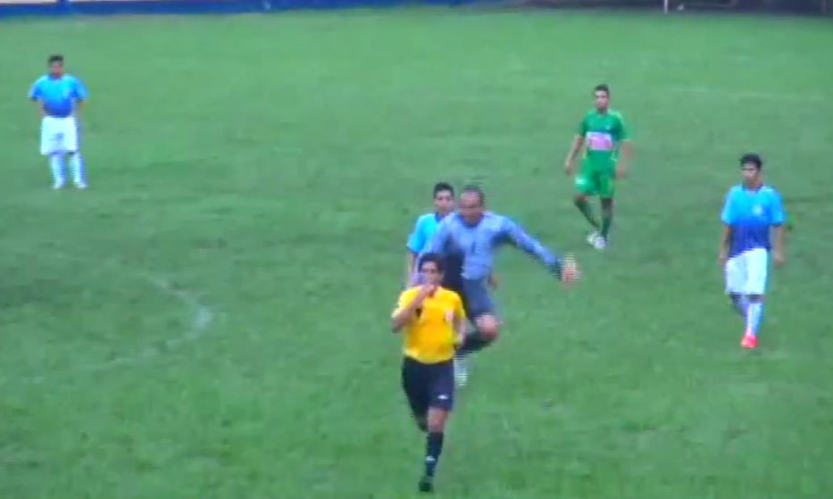 Puñal por la espalda