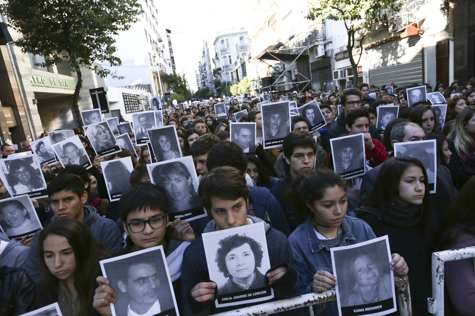 Allá lejos y hace tiempo