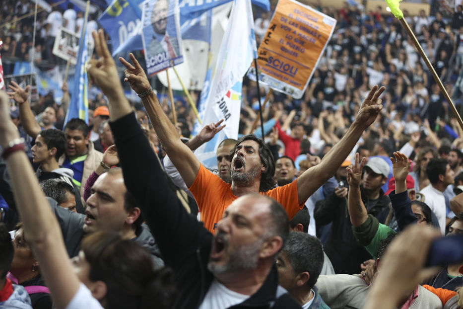 Macri y Scioli cerraron sus campañas. El domingo es el balotaje