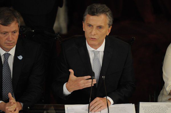 Macri ordena revisar contratos de funcionarios públicos de los últimos tres años