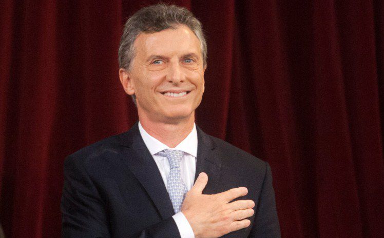 Mauricio Macri dona a un comedor su sueldo como presidente de Argentina