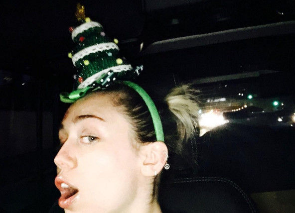 Miley Cyrus y una canción sobre su ''triste Navidad''