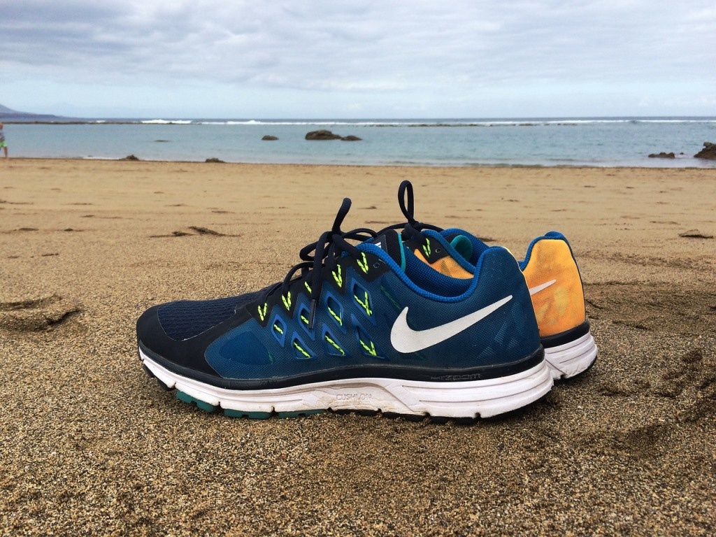 Nike perdió la mitad de su valor en Bolsa y enfrenta su peor momento en años