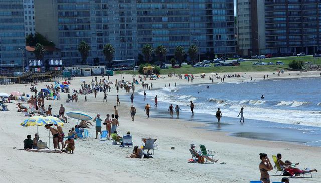 Cuatro chancletas, dos arcos