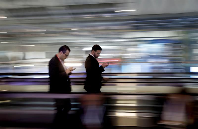 Los celulares: un negocio muy lucrativo y muy poco preocupado por la ética