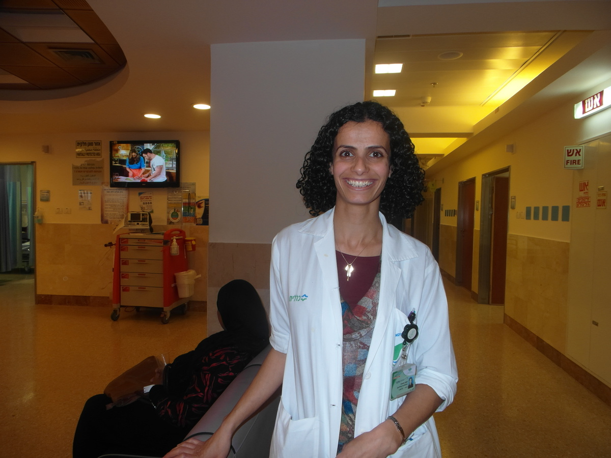Con la Dra. Rania el-Okbi, la primera médica beduina de Israel