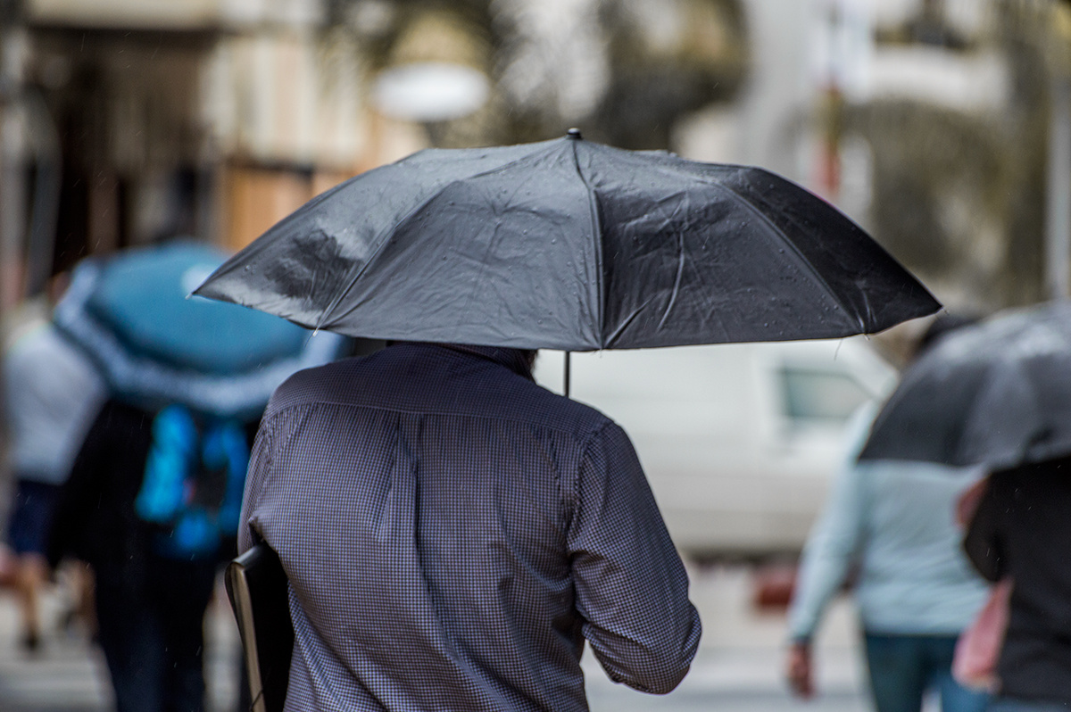Sin campera, pero con paraguas: llegan temperaturas agradables, pero se “pagan” con lluvia