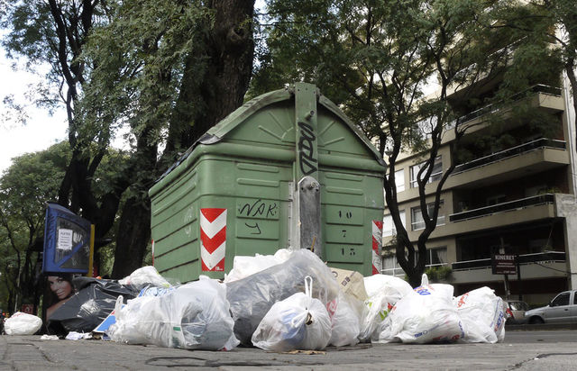 Edil blanco dice que el sistema para recoger basura es “pésimo” aunque