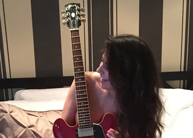 Quiero tocar la guitarra todo el día