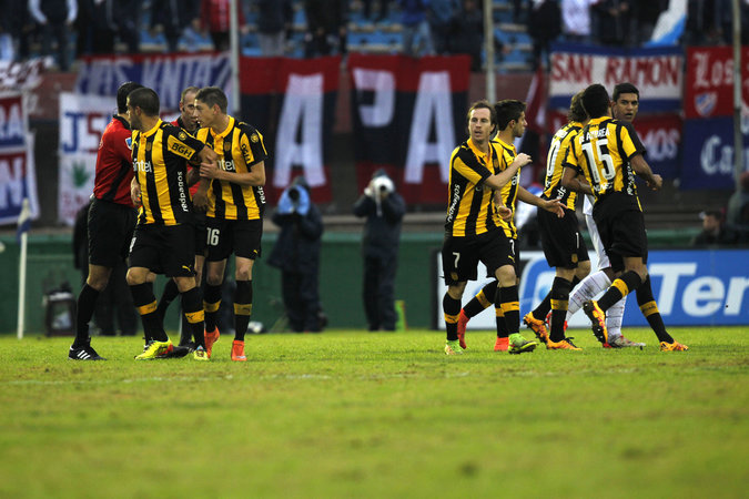 2-2. Nacional desaprovecha su ventaja y Peñarol iguala el Clásico – Latina  Network