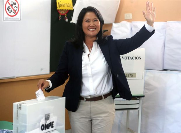 Keiko Fujimori lidera encuestas en Perú a días de las elecciones