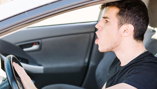 Si maneja no converse