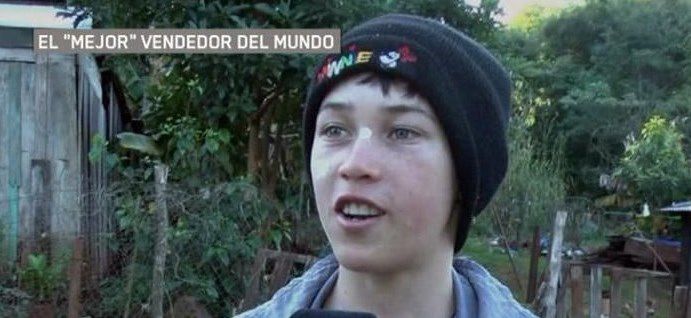 “El mejor vendedor del mundo” filmado por un camionero, se transforma en éxito viral